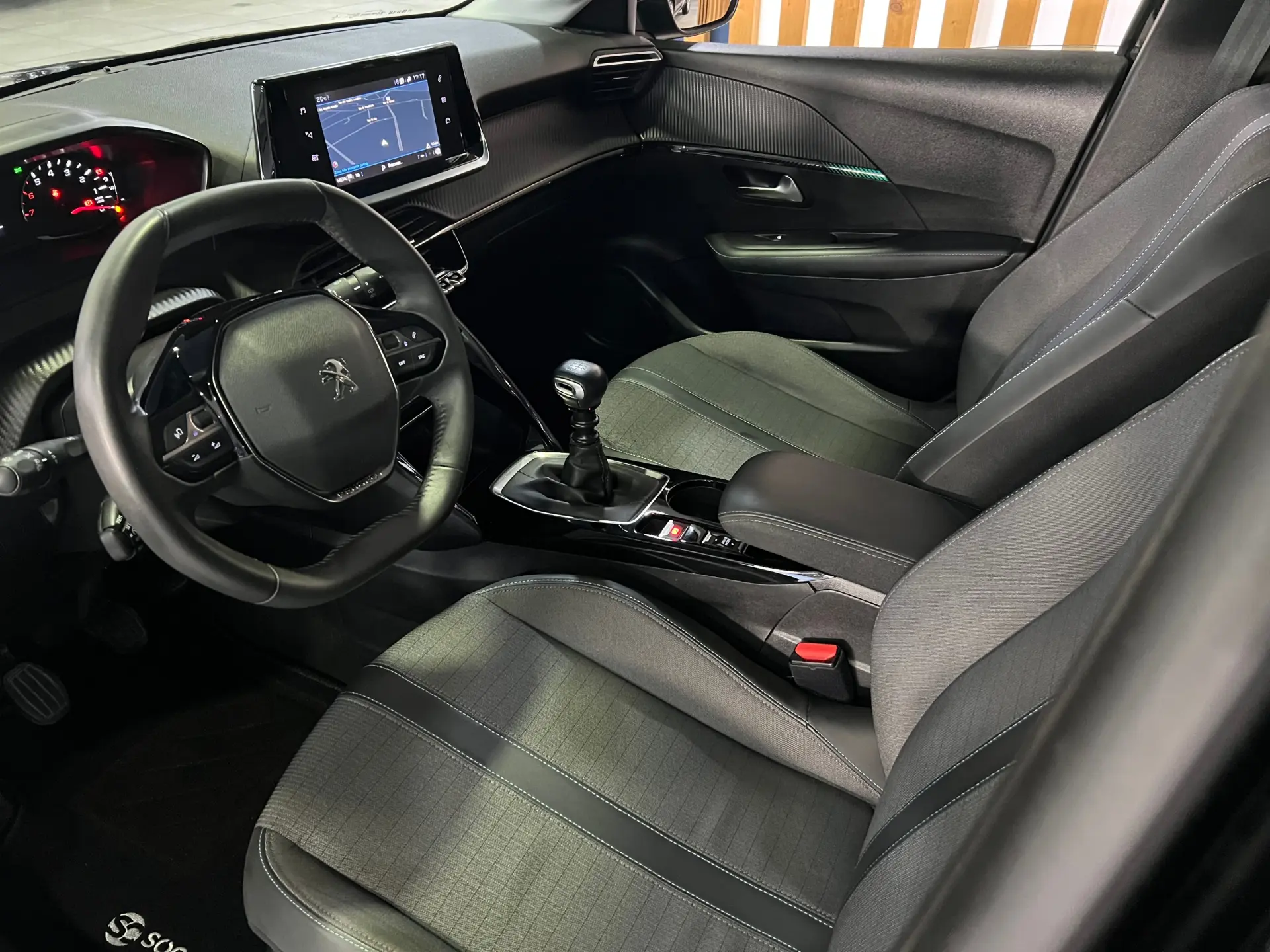 Peugeot 208 1.5 BlueHDi Allure Pack 16