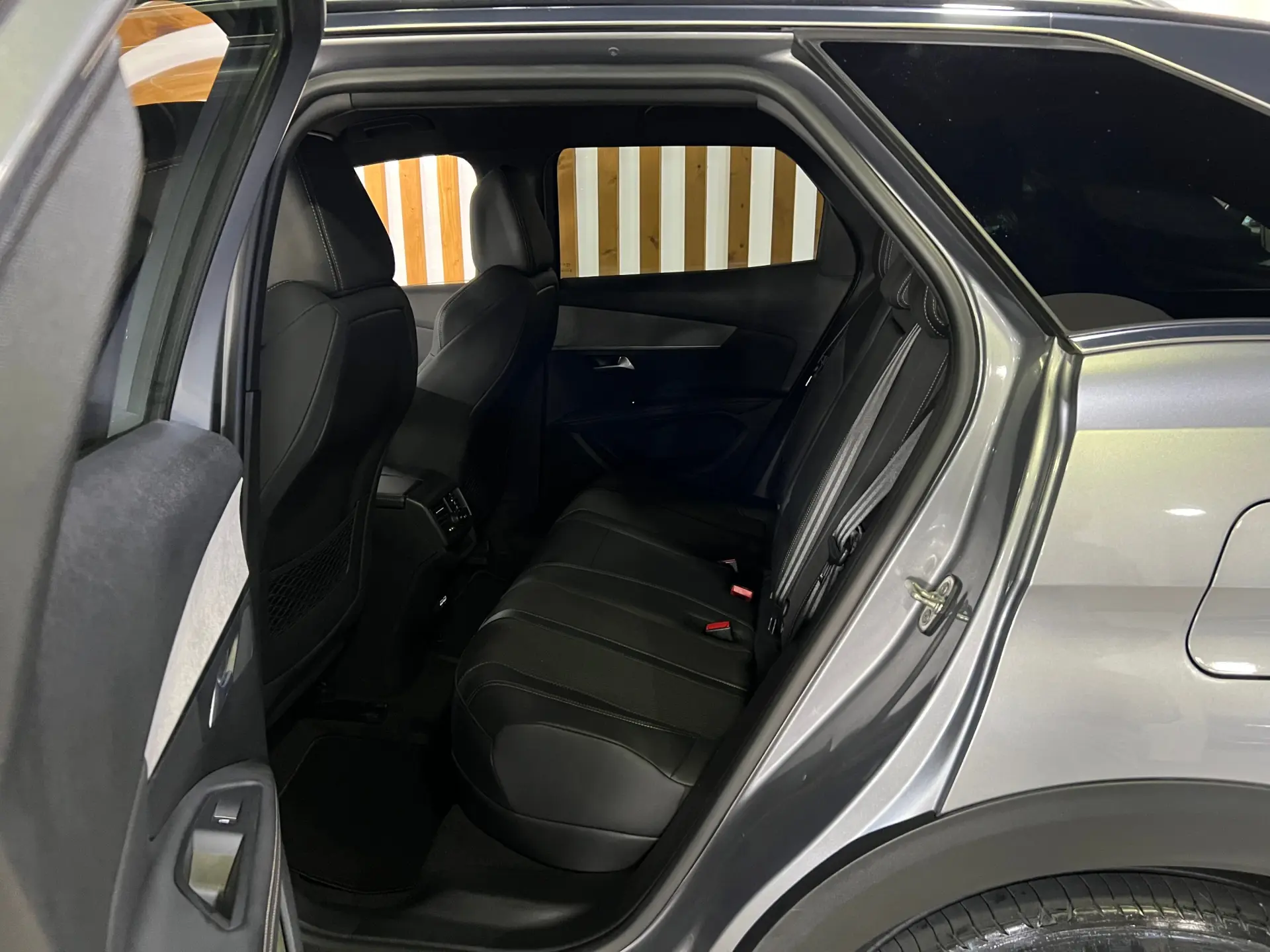 Peugeot 3008 1.6 Hybrid GT Pack e-EAT8 17