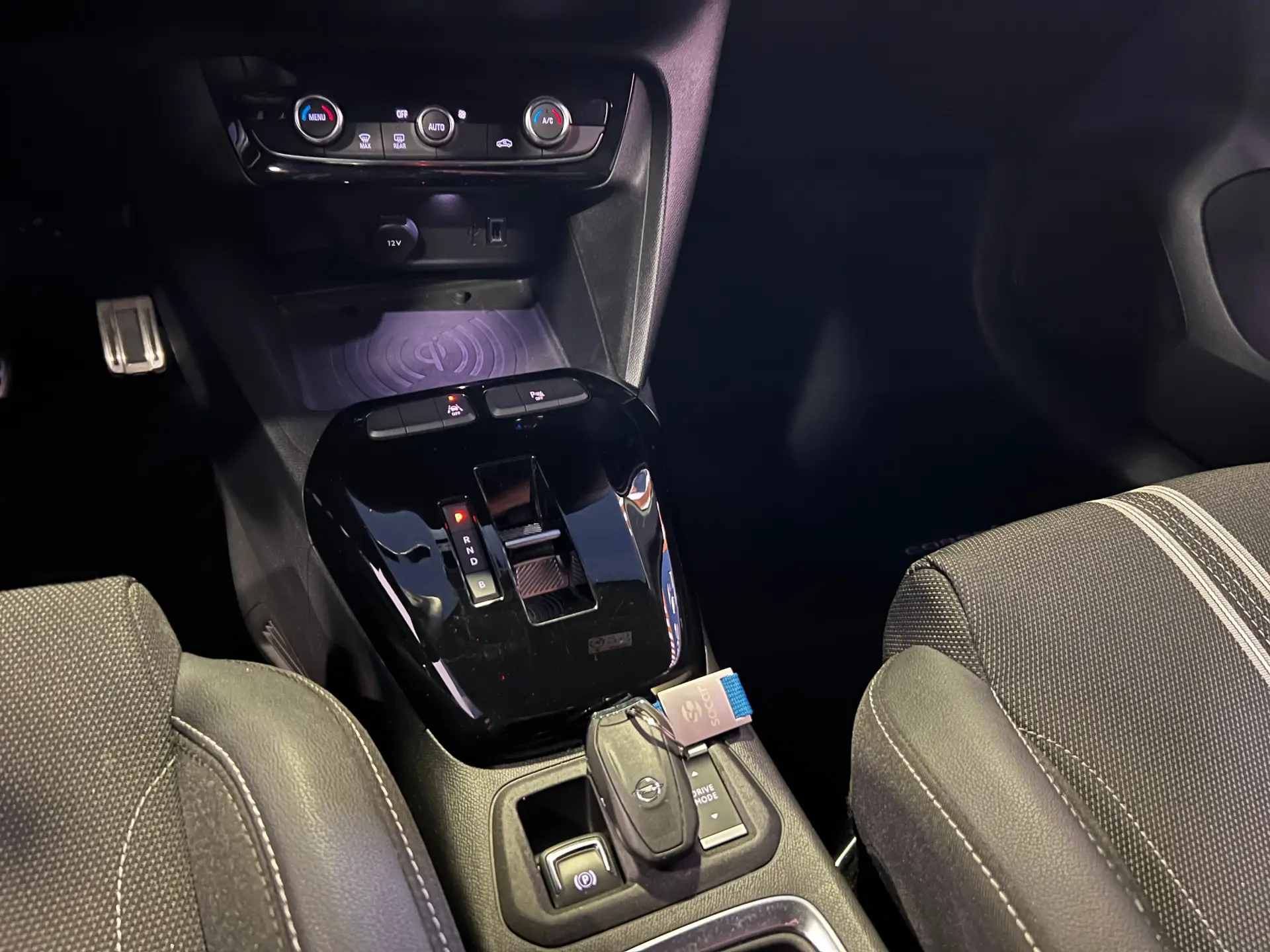 Opel Corsa-e e-GS 28