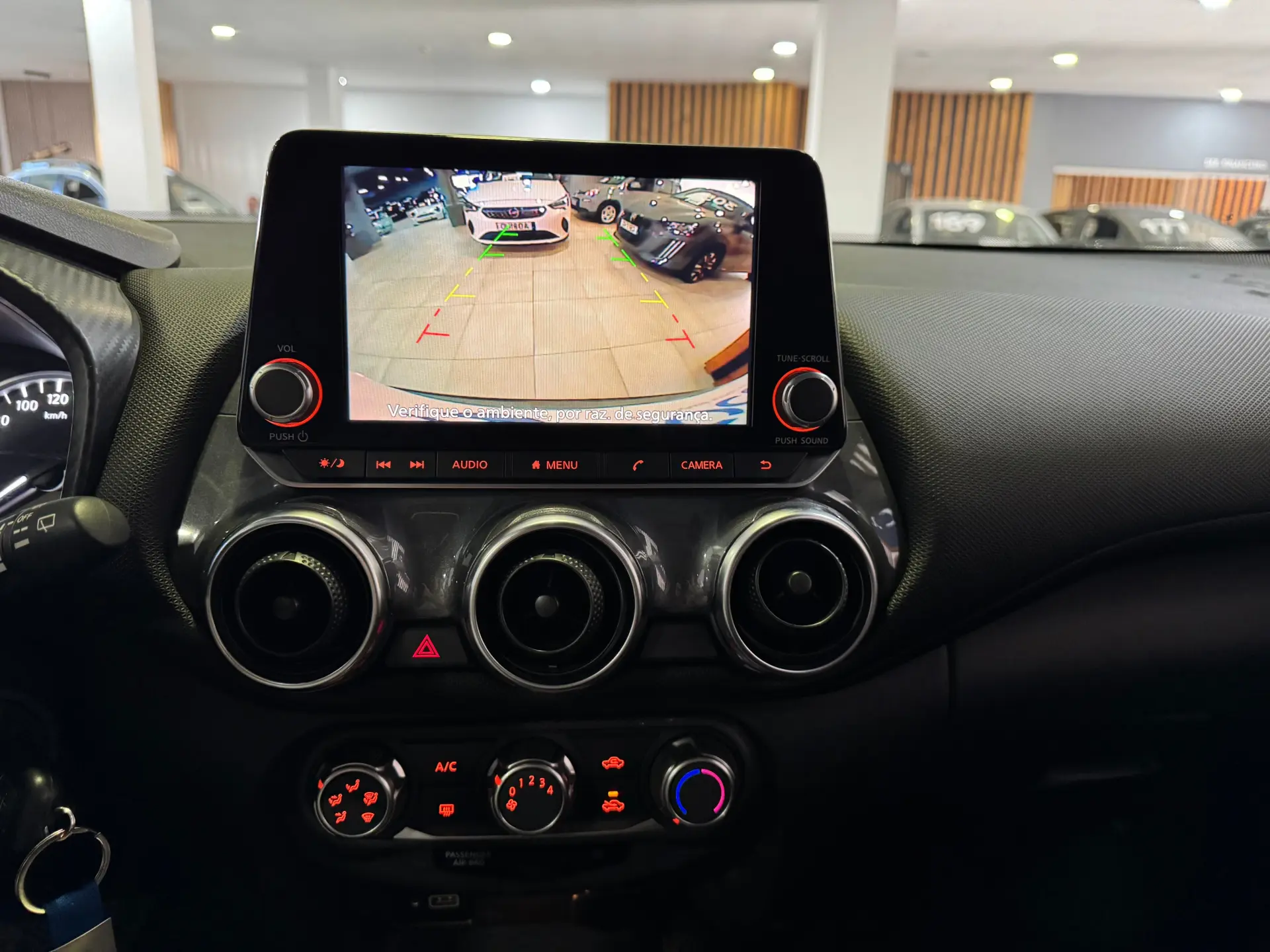 Nissan Juke 1.0 DIG-T N-Connecta NAV. 10