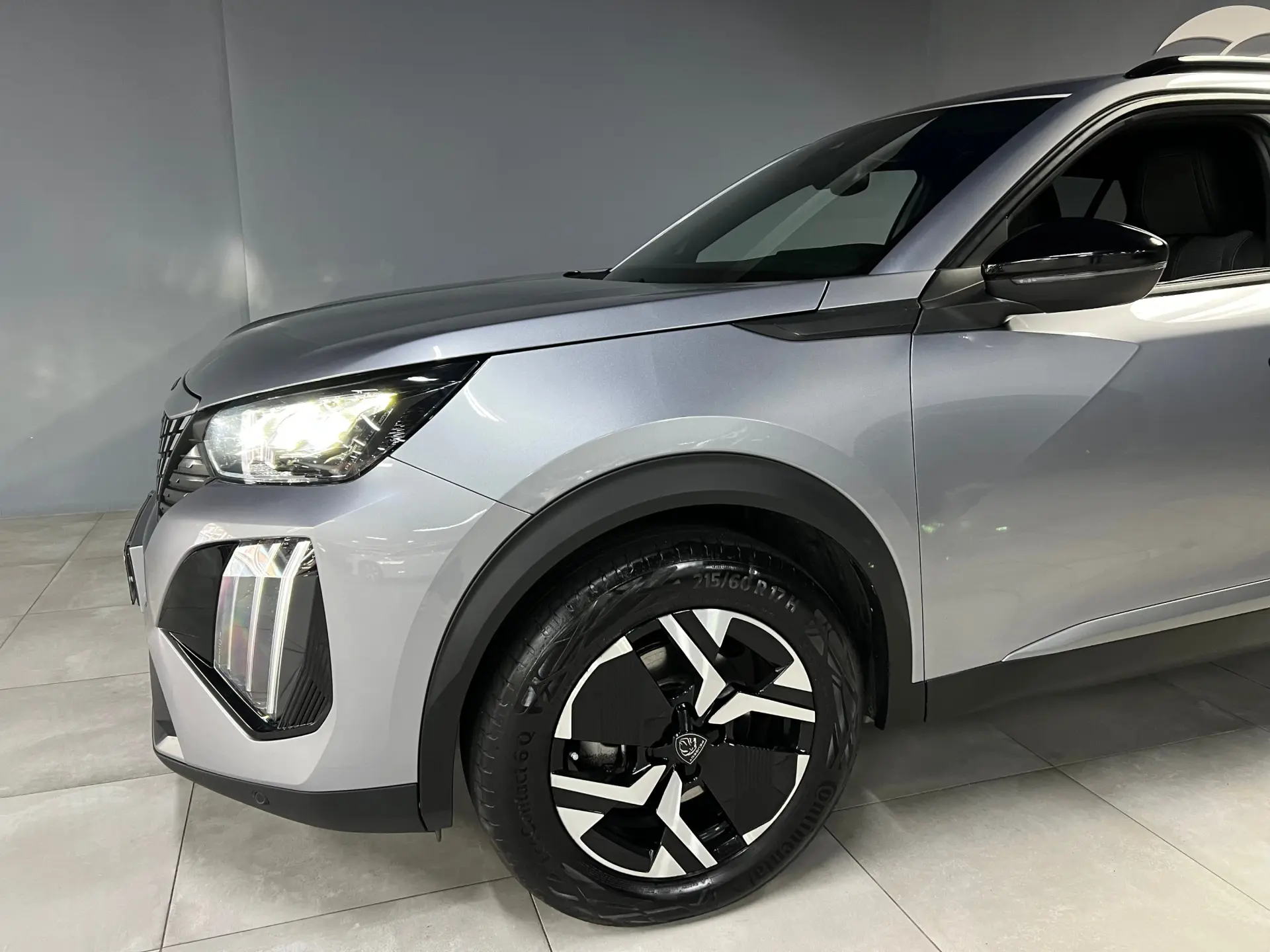 Peugeot 2008 1.2 Hybrid Allure e-DCS6 2