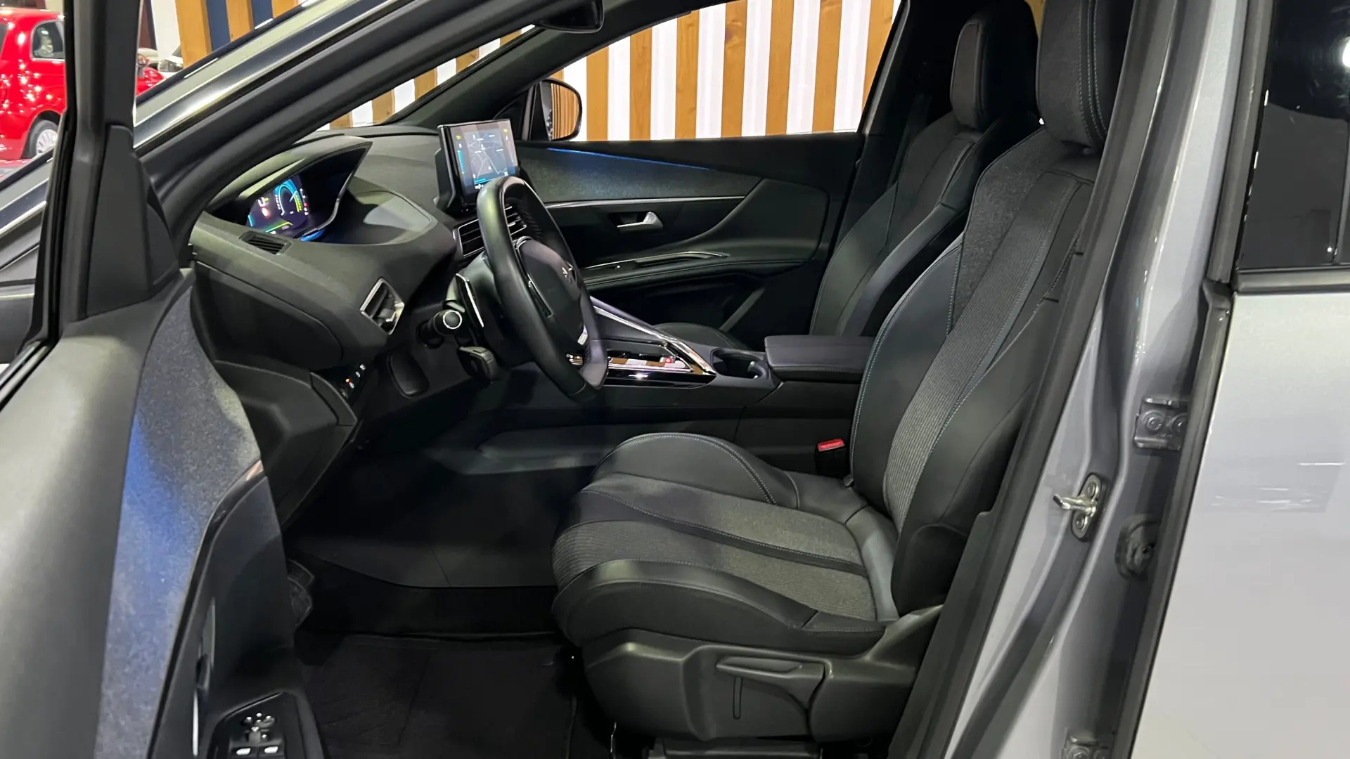 Peugeot 3008 1.6 Hybrid Allure Pack e-EAT8 12