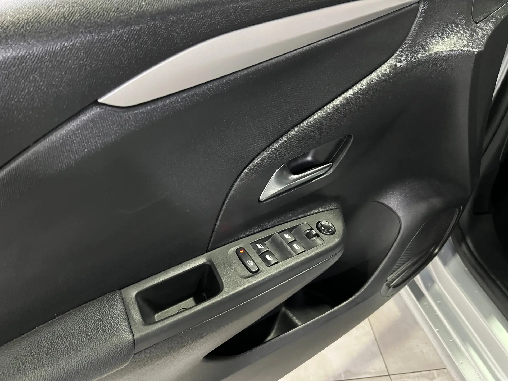 Opel Corsa 1.2 Elegance 22