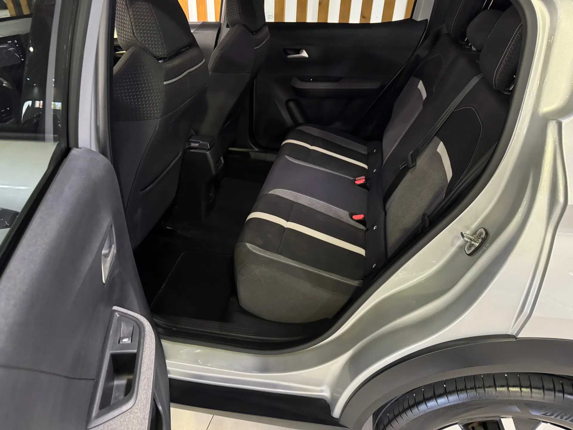 Opel Frontera 1.2 Hybrid GS eDCT 14
