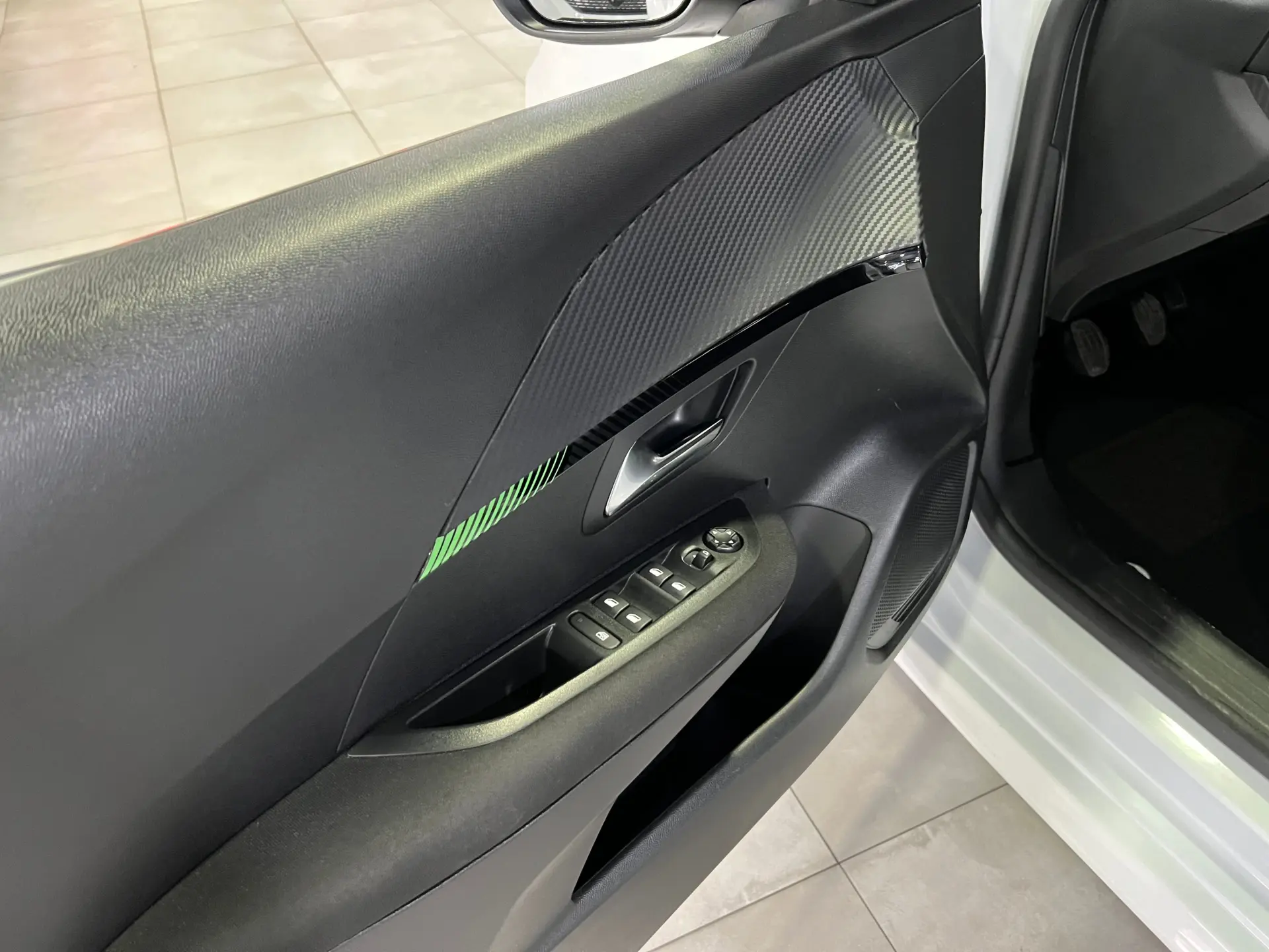 Peugeot 208 1.2 PureTech Active Pack 8