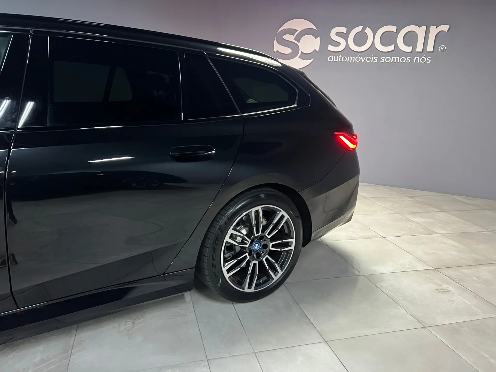 BMW 530 e Pack Desportivo M 8
