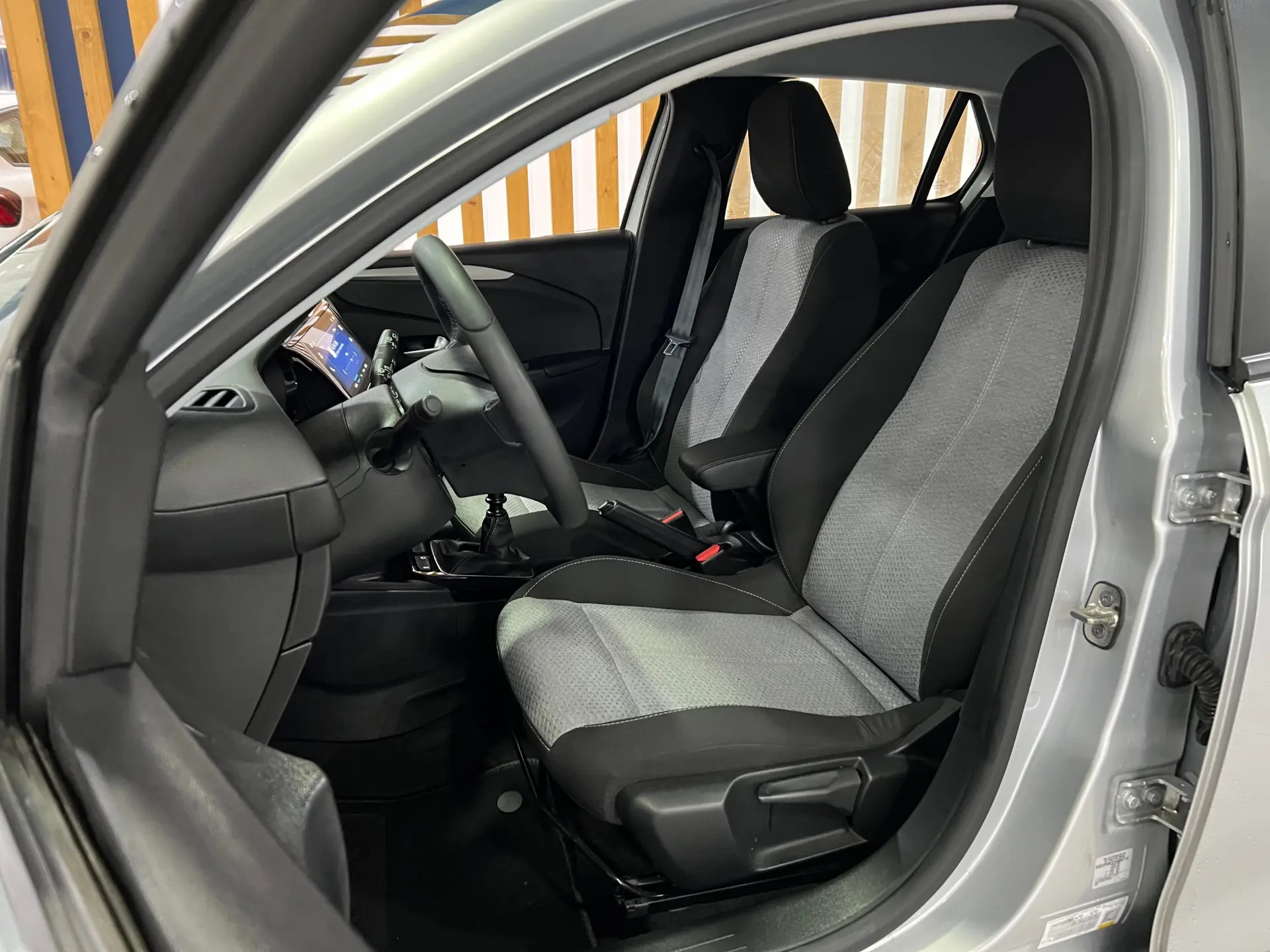 Opel Corsa 1.2 T Edition 9