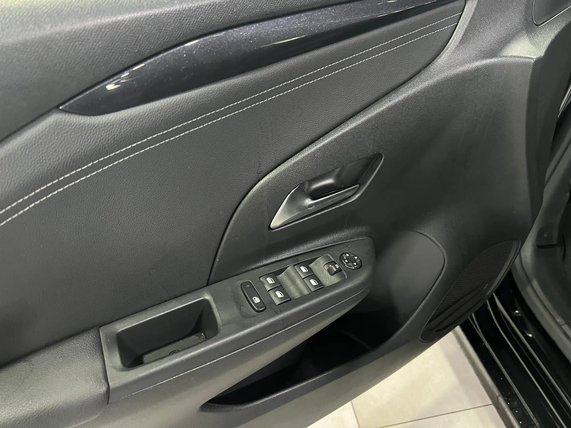 Opel Corsa 1.2 Business Edition 28