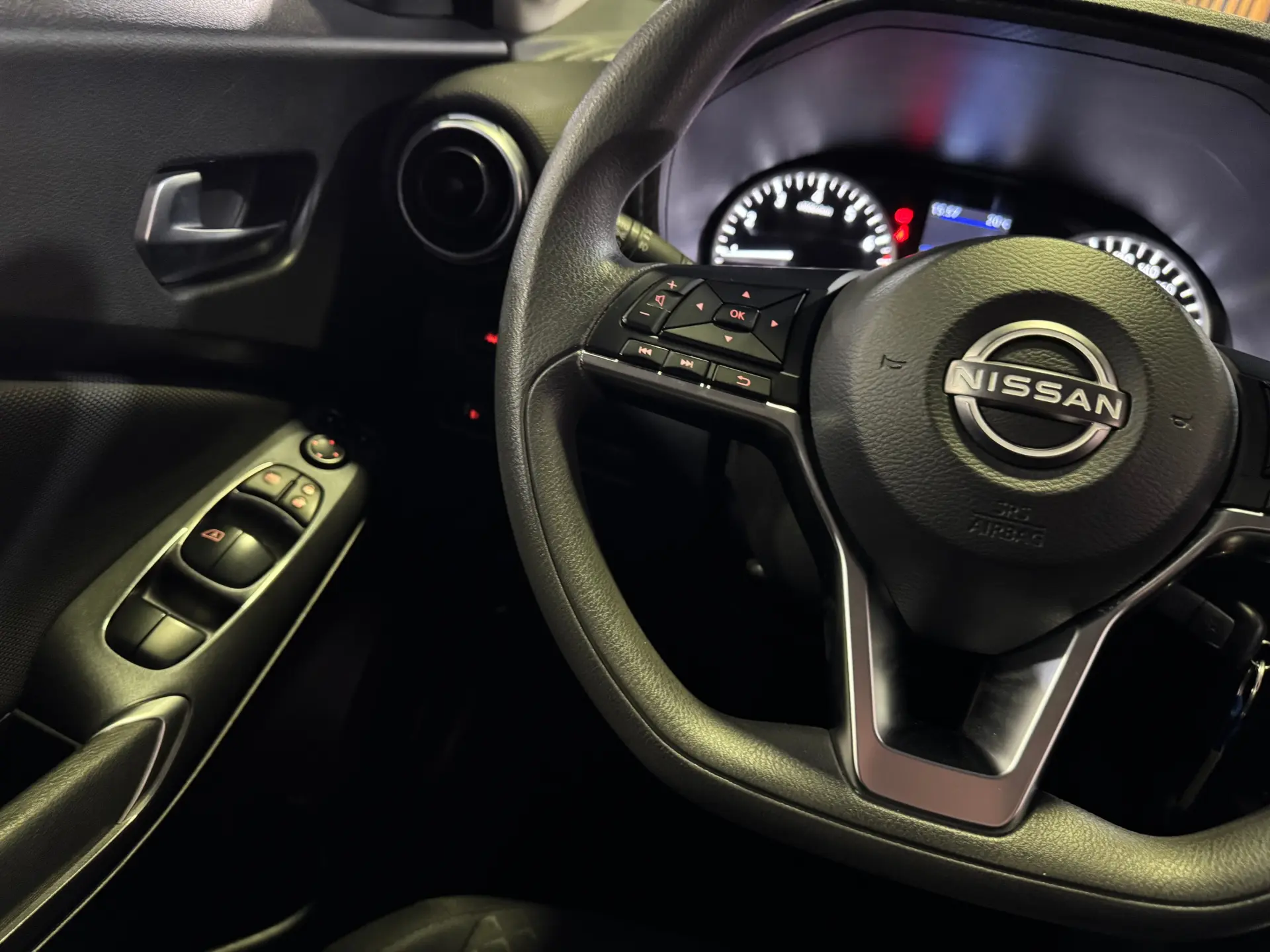 Nissan Juke 1.0 DIG-T N-Connecta NAV. 17
