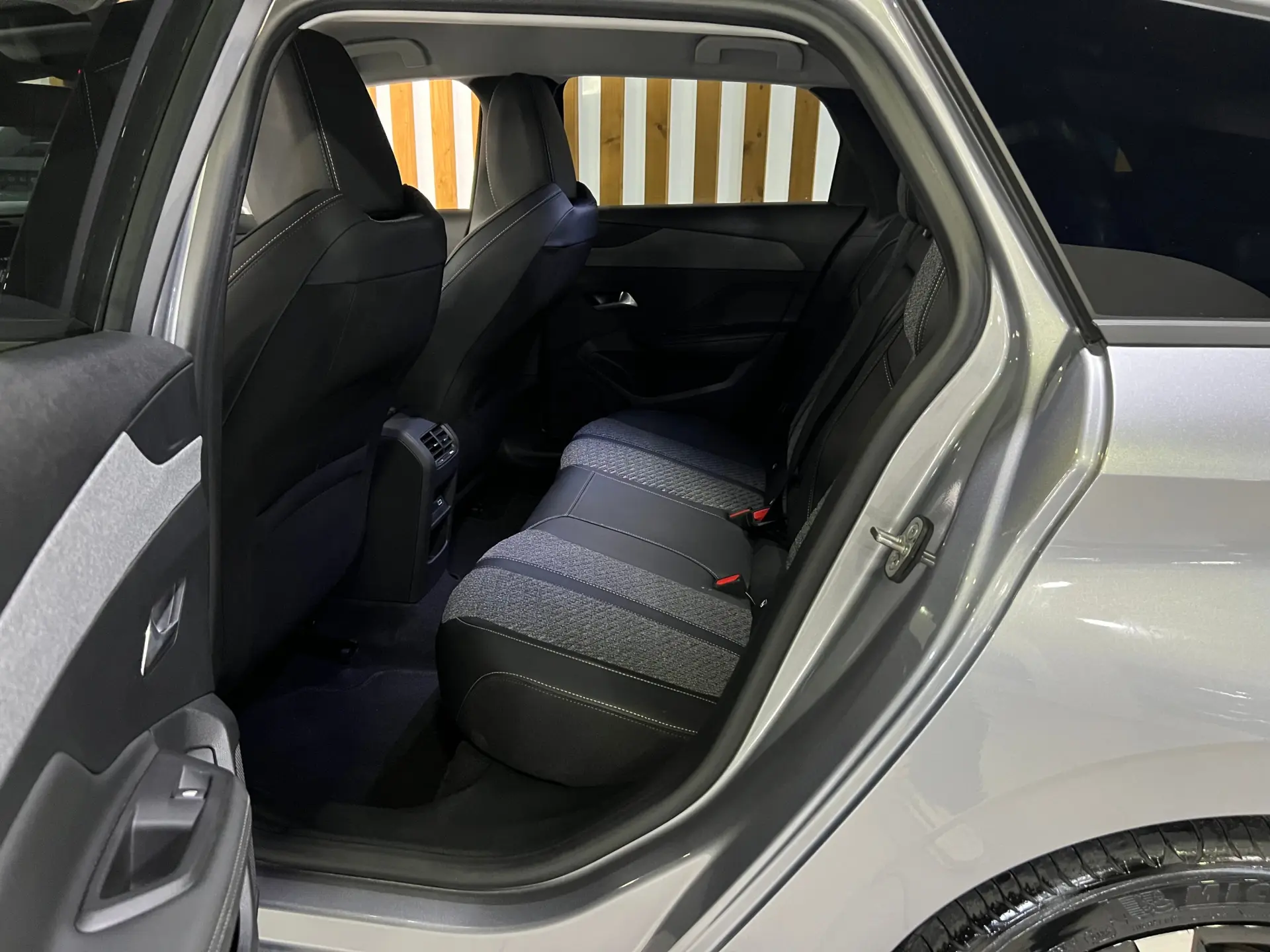 Peugeot 308 SW 1.2 Hybrid Allure e-DCS6 14