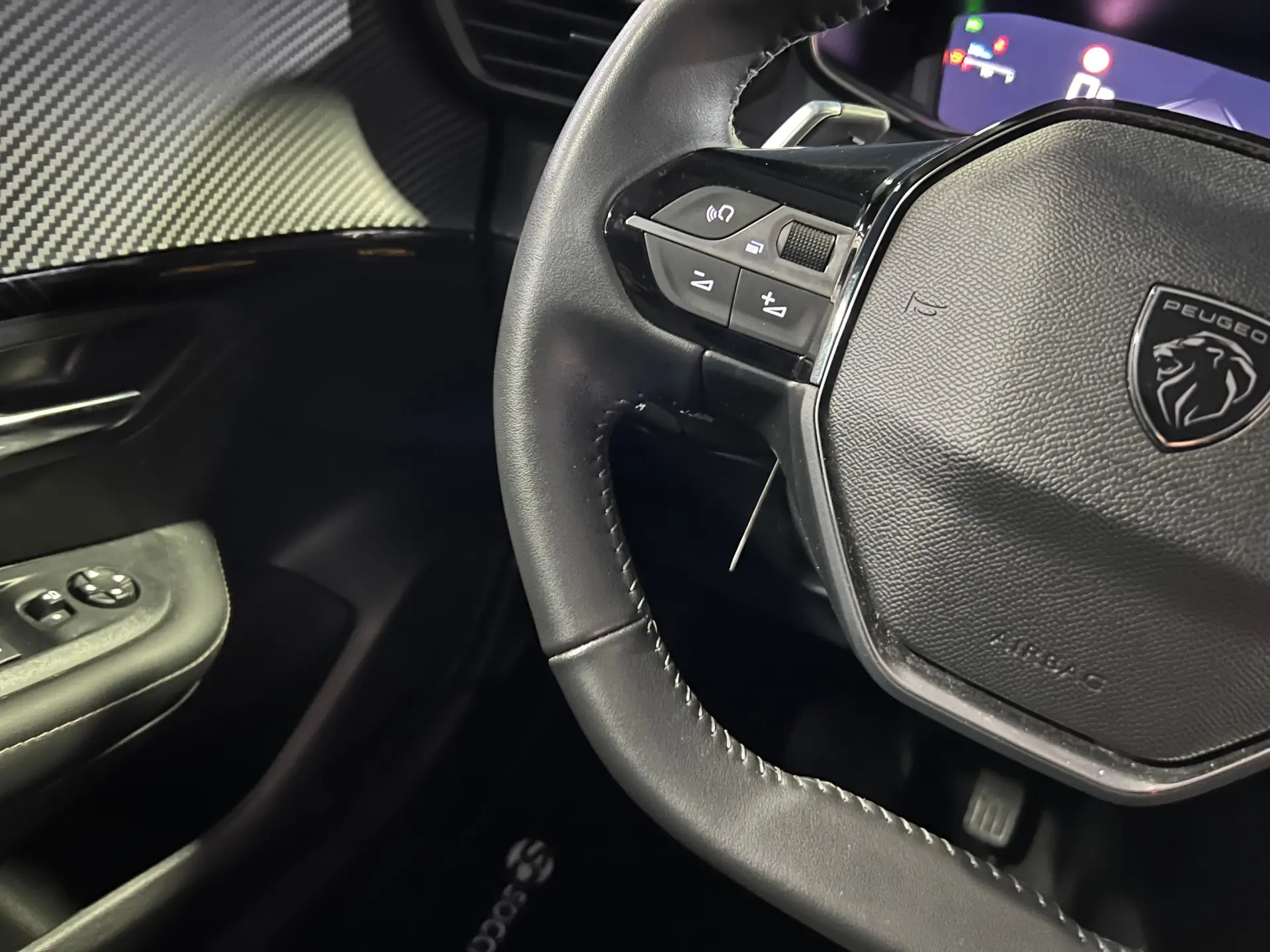 Peugeot 208 1.2 Hybrid Allure e-DCS6 13