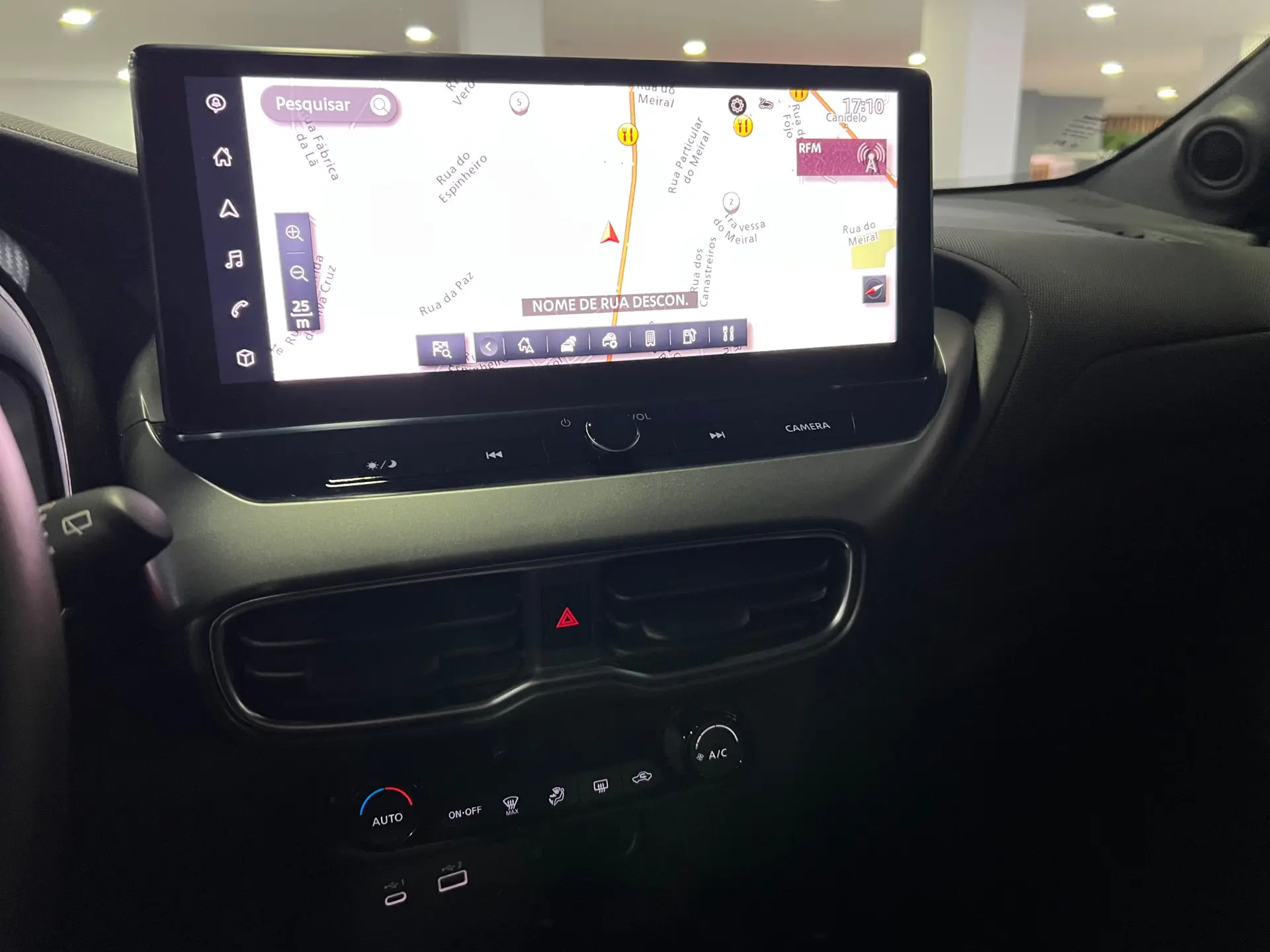 Nissan Juke 1.0 DIG-T N-Connecta NAV. DCT 19