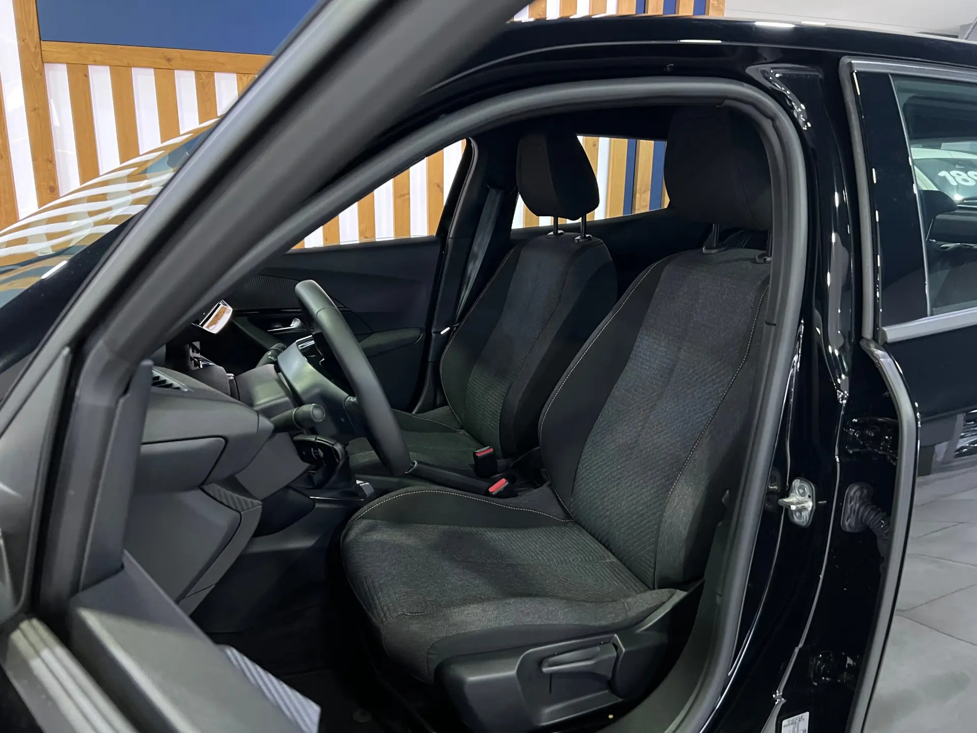 Peugeot 2008 1.2 PureTech Style 10