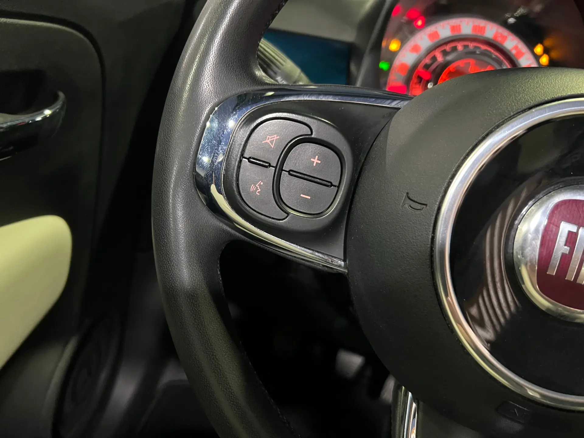 Fiat 500C 1.0 Hybrid Dolcevita 19