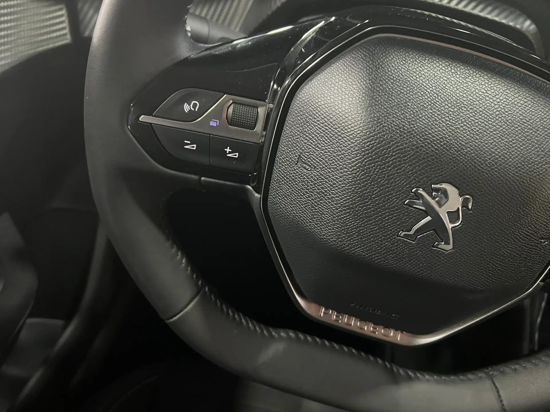 Peugeot 208 1.2 PureTech Active Pack 18