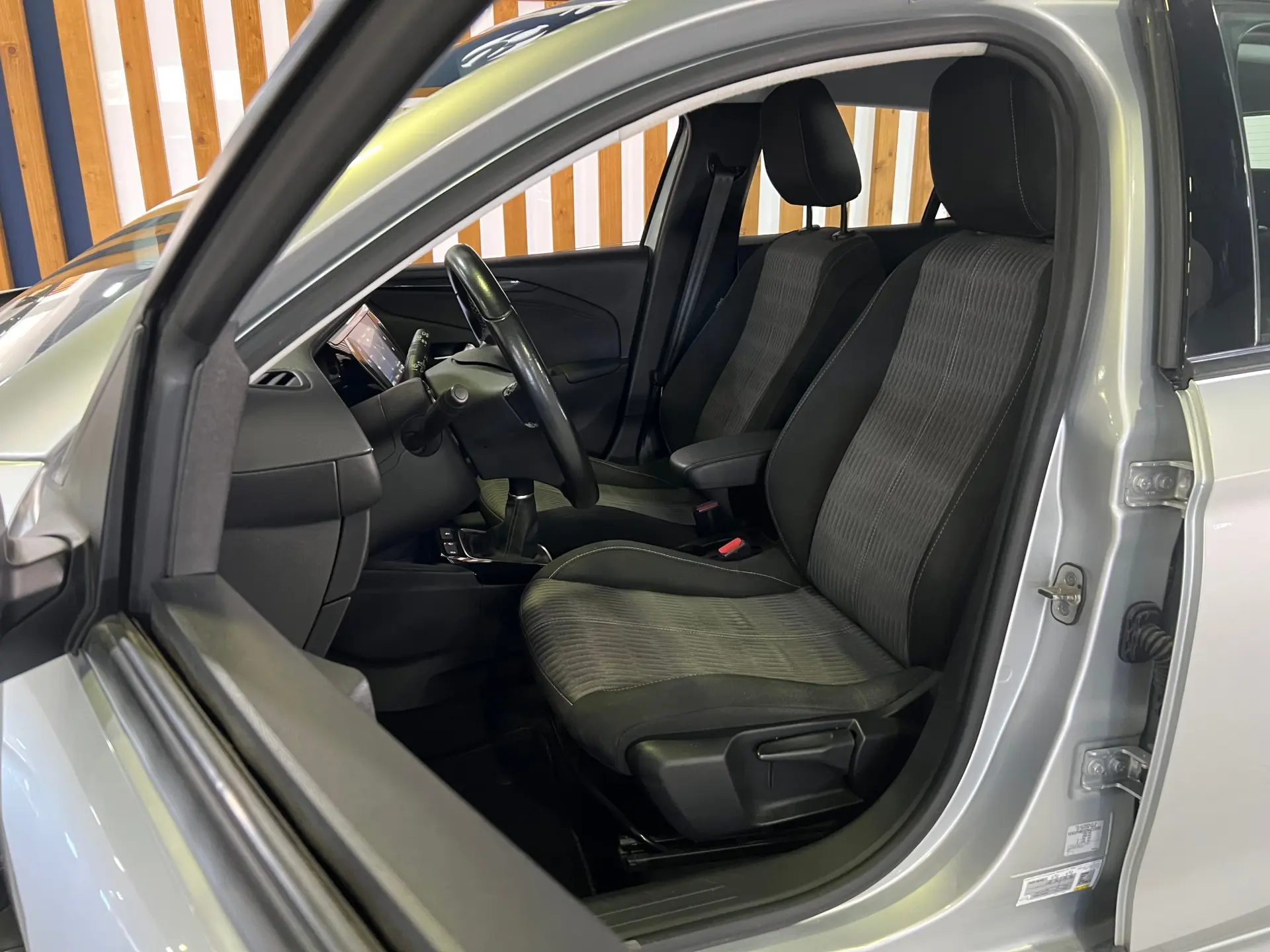 Opel Corsa 1.2 Business Edition 11