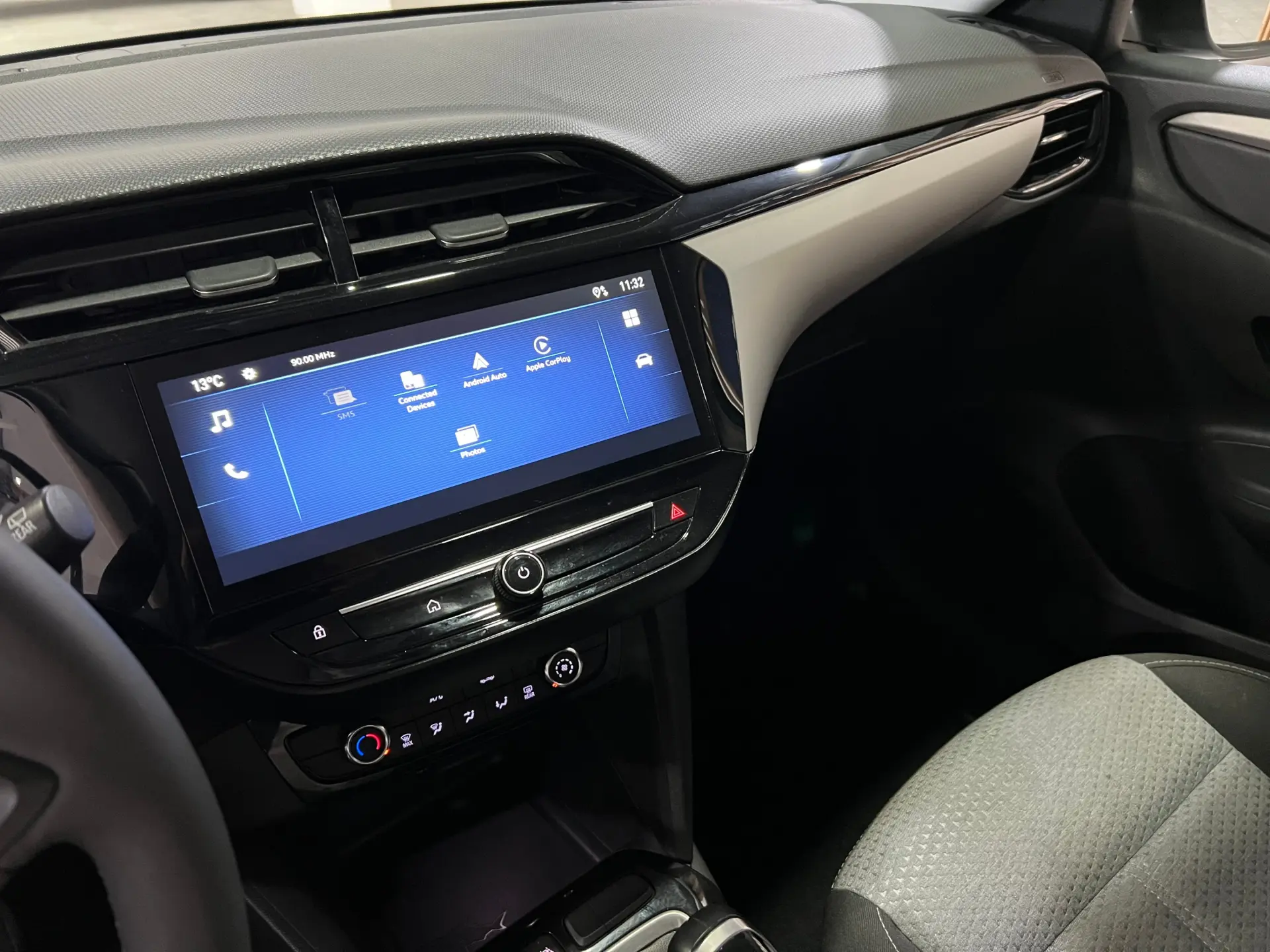 Opel Corsa 1.2 Elegance 18