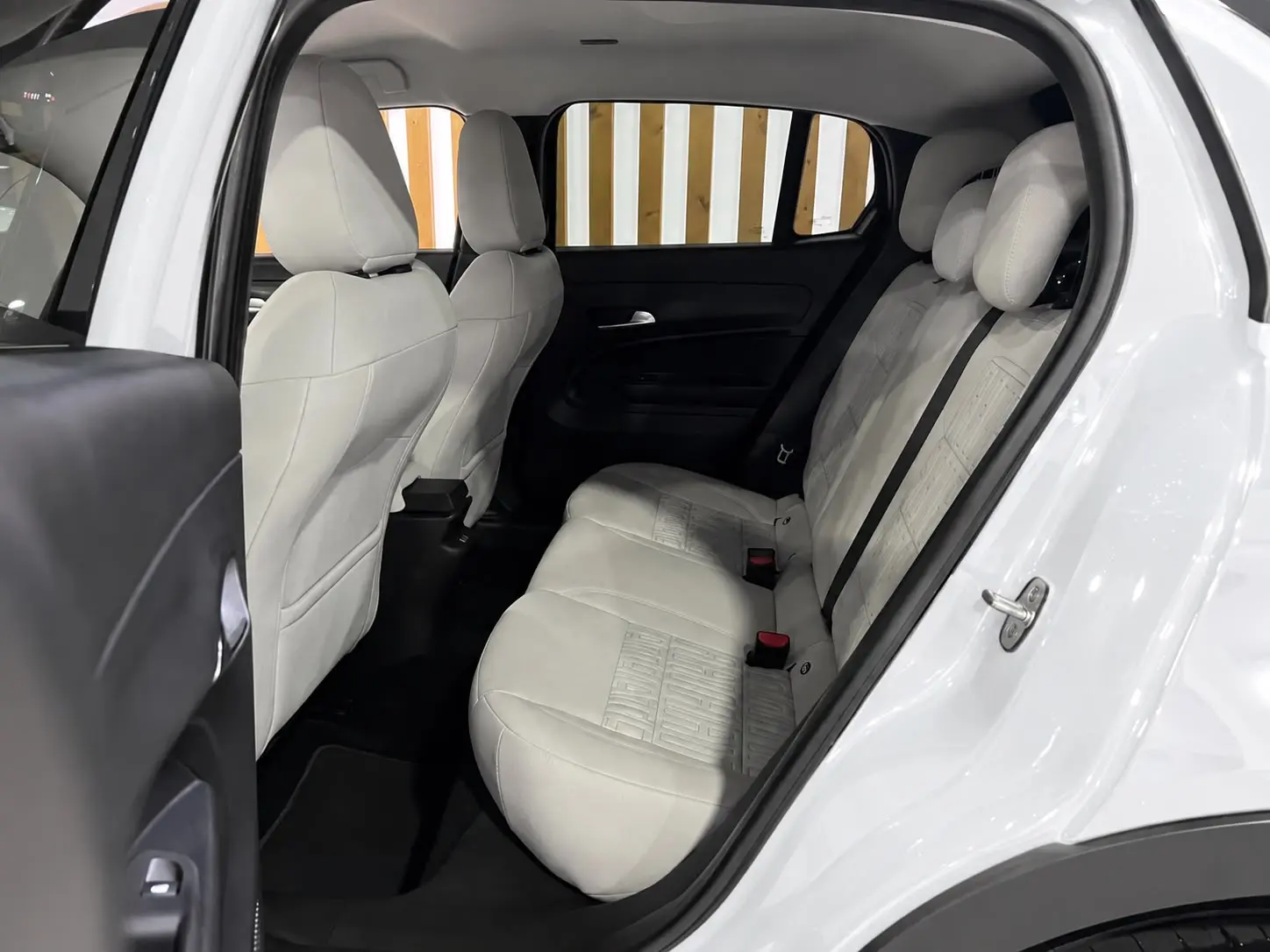 Fiat 600 1.2 Hybrid La Prima 11