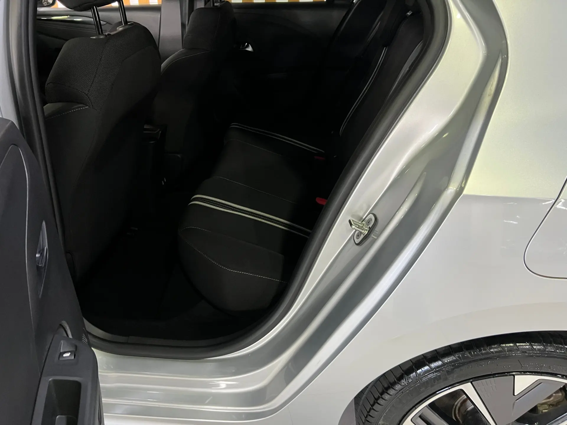 Opel Corsa-e e-GS 16