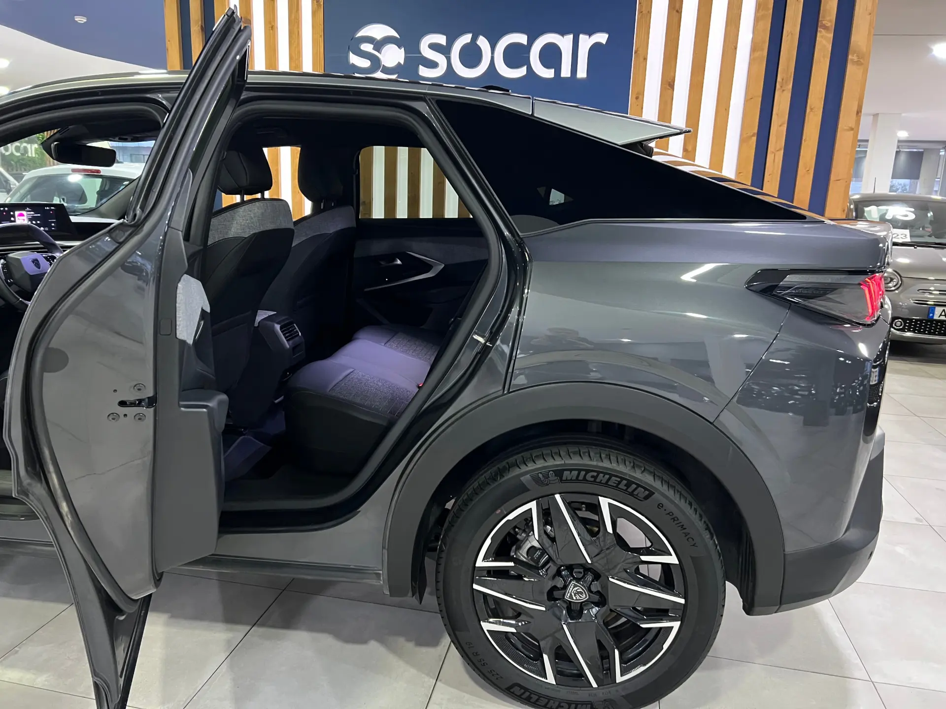 Peugeot 3008 1.2 Hybrid Allure e-DCS6 14