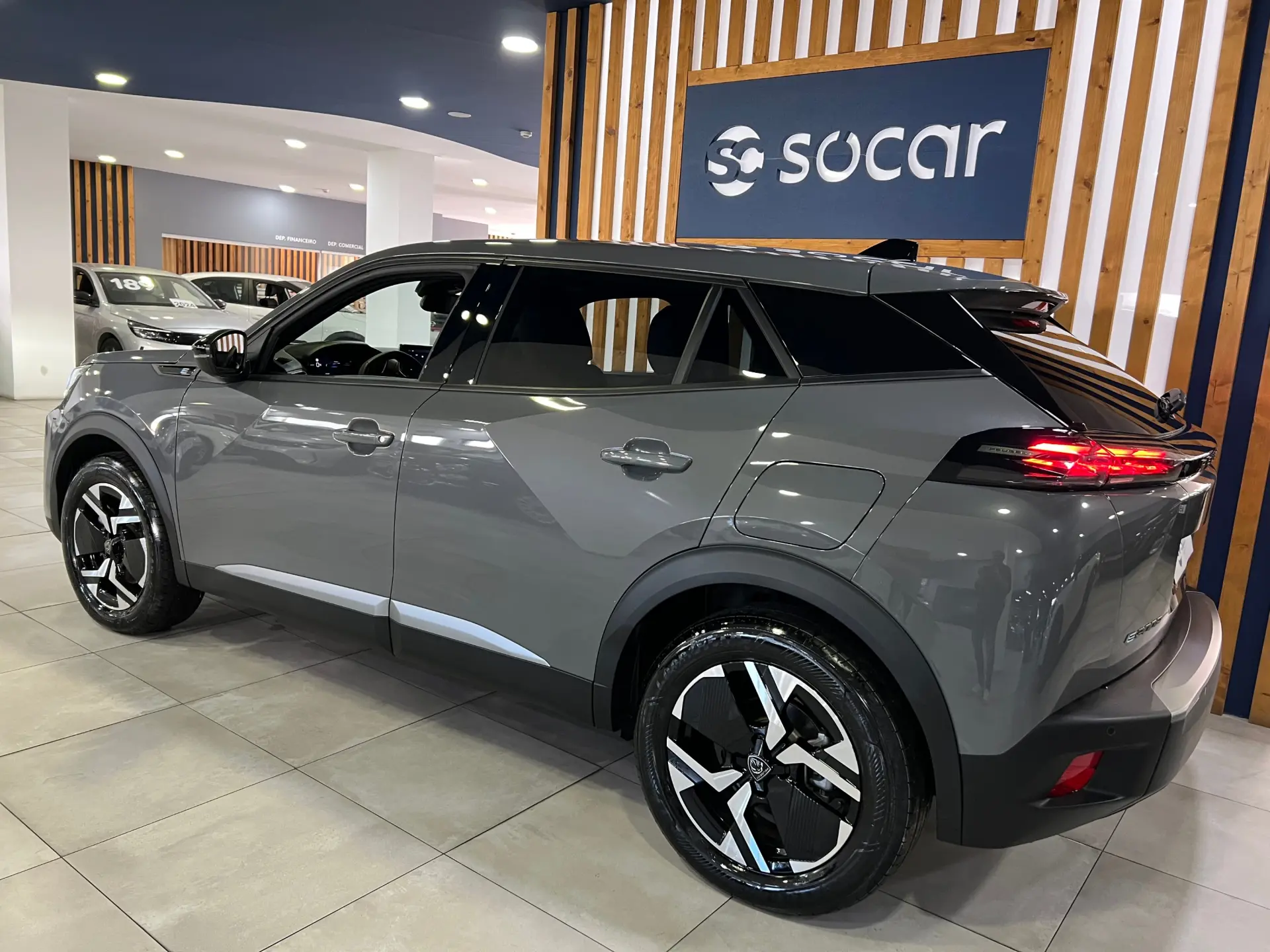Peugeot e-2008 54 kWh Allure 6