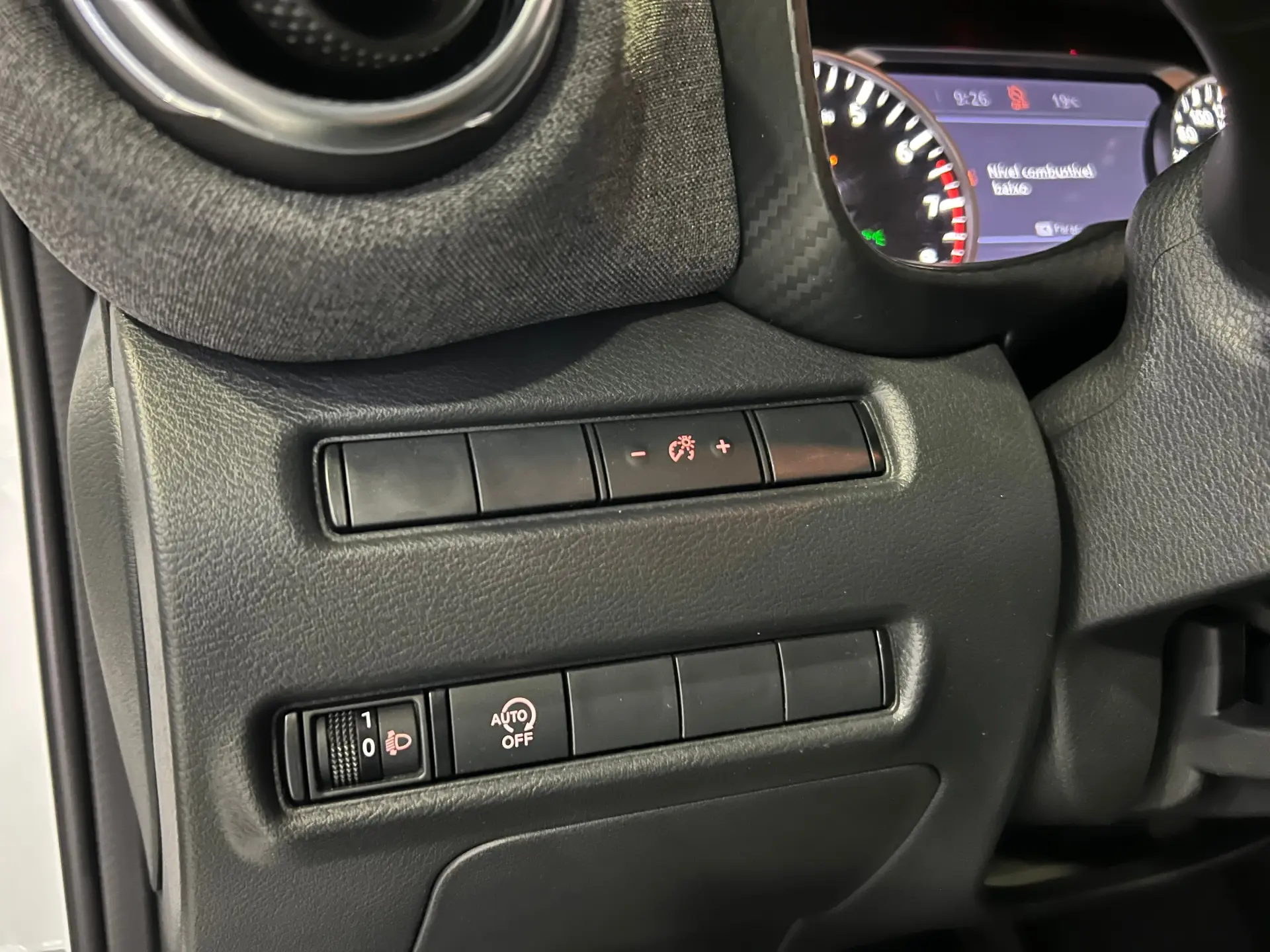 Nissan Juke 1.0 DIG-T N-Connecta NAV. DCT 22