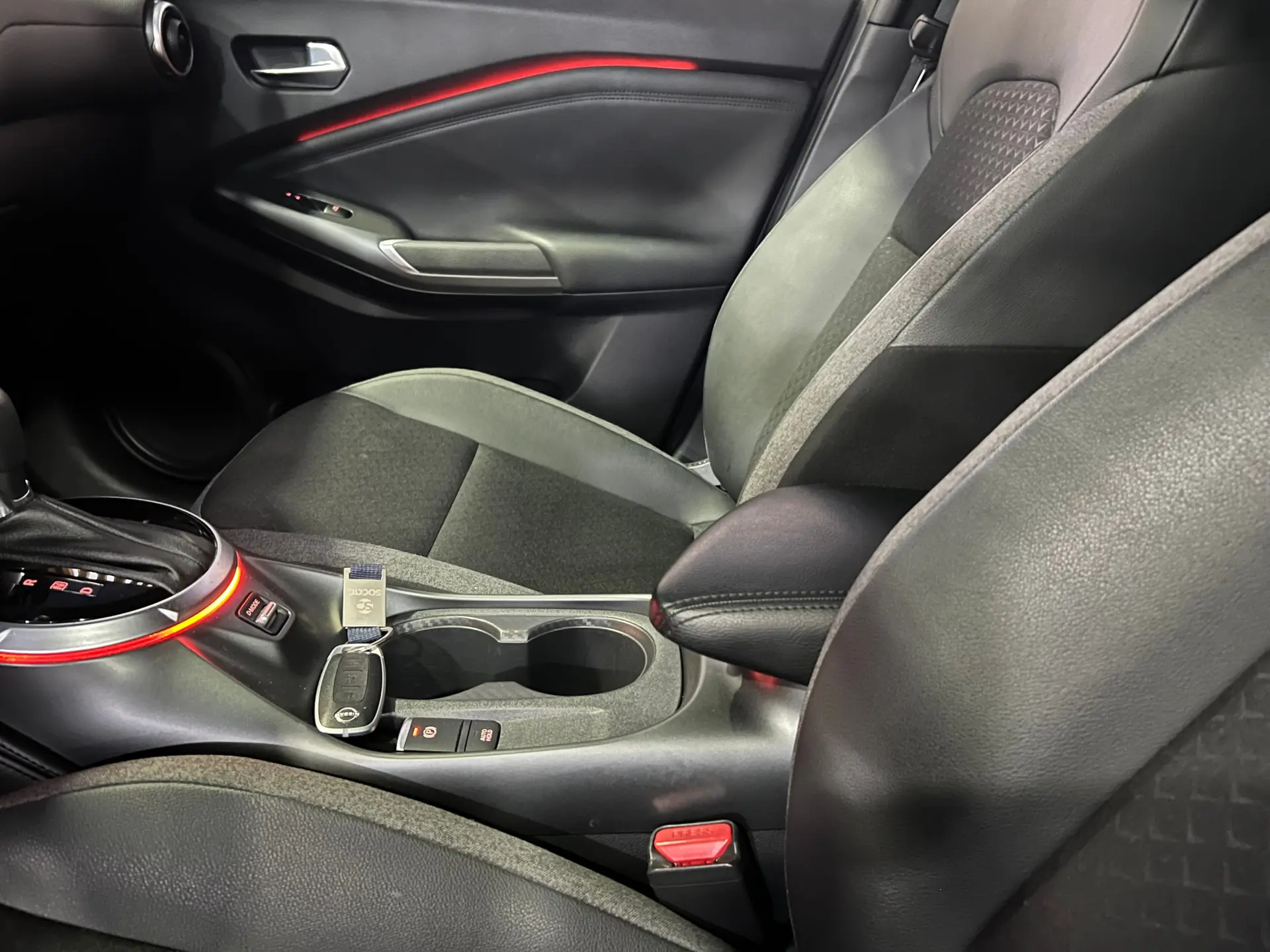 Nissan Juke 1.0 DIG-T N-Connecta NAV. DCT 11