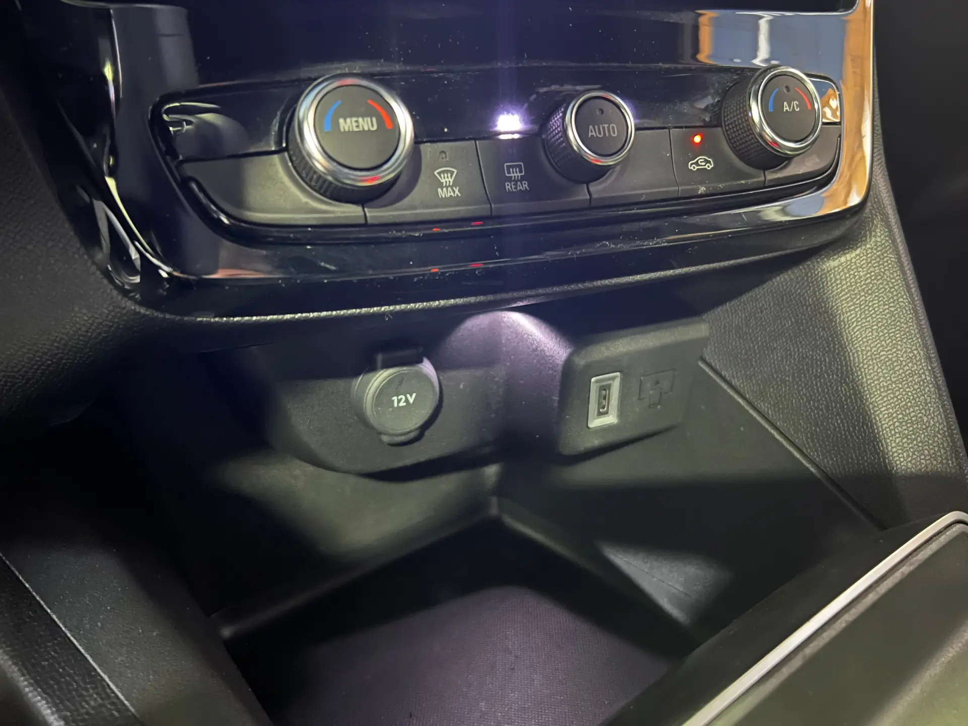 Opel Mokka 1.2 Hybrid GS eDCT 27
