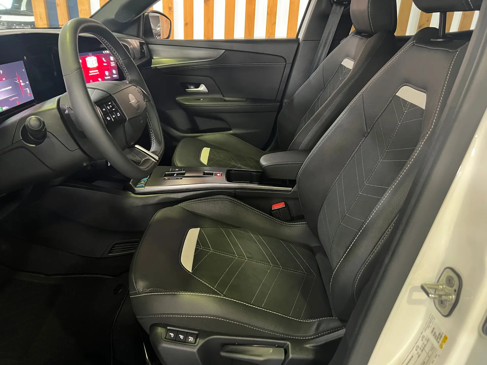 Opel Mokka 1.2 Hybrid GS eDCT 15