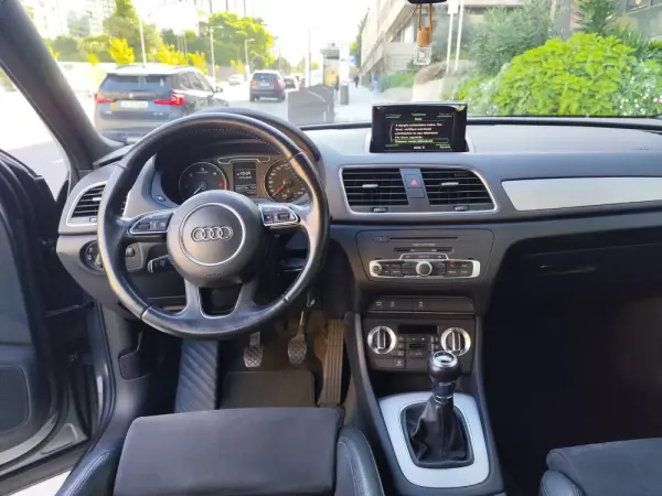 Audi Q3 2.0 TDI Business Line S-line 4