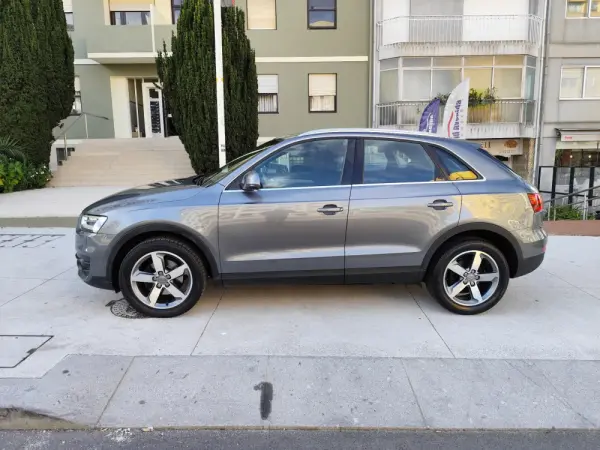 Audi Q3 2.0 TDI Business Line S-line 8