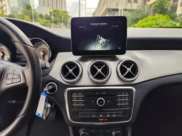 Mercedes-Benz GLA 180 7G-DCT UrbanStyle Edition 14