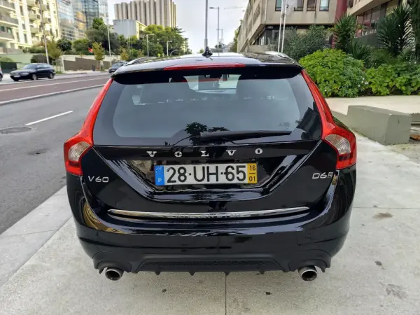 Volvo V60 D6 Twin Engine Geartronic RDesign 13