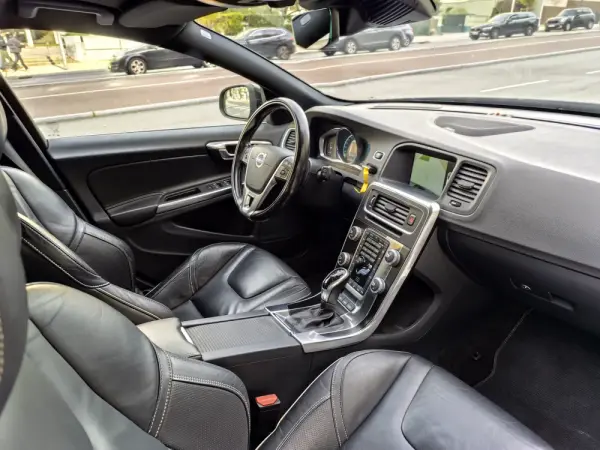 Volvo V60 D6 Twin Engine Geartronic RDesign 15