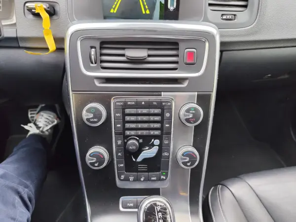 Volvo V60 D6 Twin Engine Geartronic RDesign 18