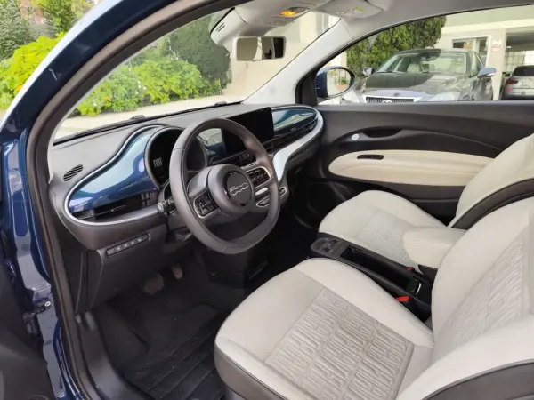 Fiat 500e La Prima 3