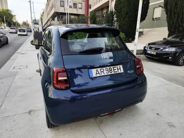 Fiat 500e La Prima 8