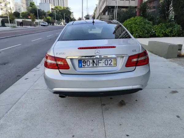 Mercedes-Benz E 250 CDi Avantgarde BE Auto 13