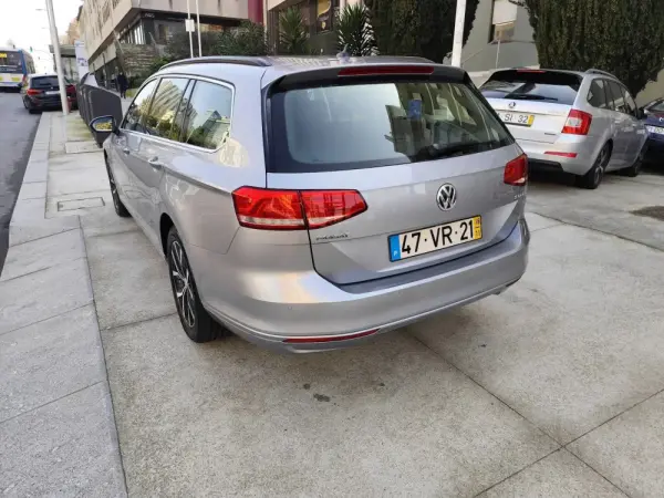 Volkswagen Passat Variant 2.0 TDI Confortline DSG 10