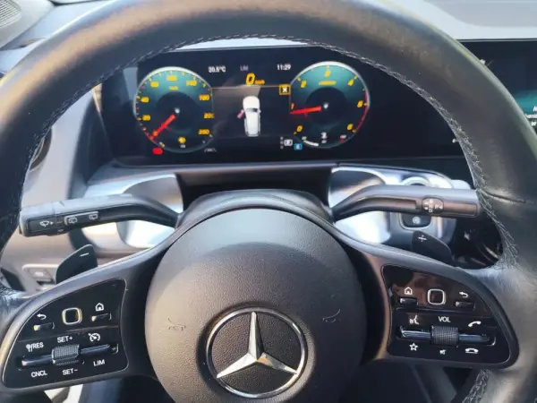 Mercedes-Benz GLB 200 d 8G-DCT Style 23