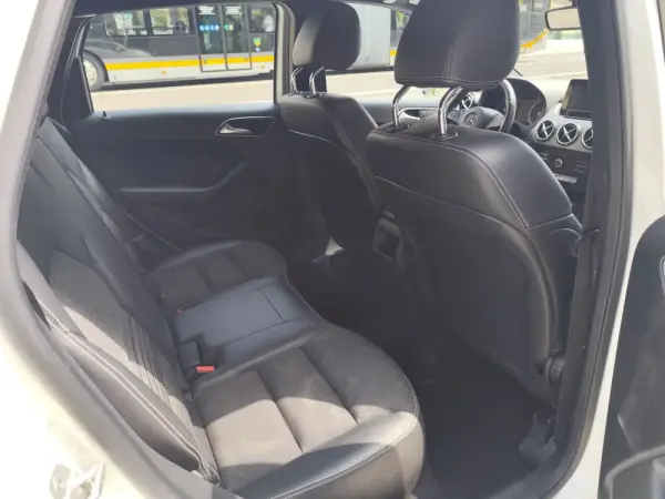 Mercedes-Benz B 180 (CDI) d Urban 4