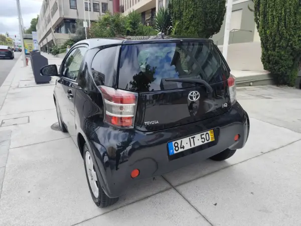 Toyota iQ 1.0 VVT-i 2