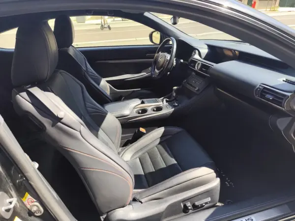 Lexus RC 300h Black Edition 9