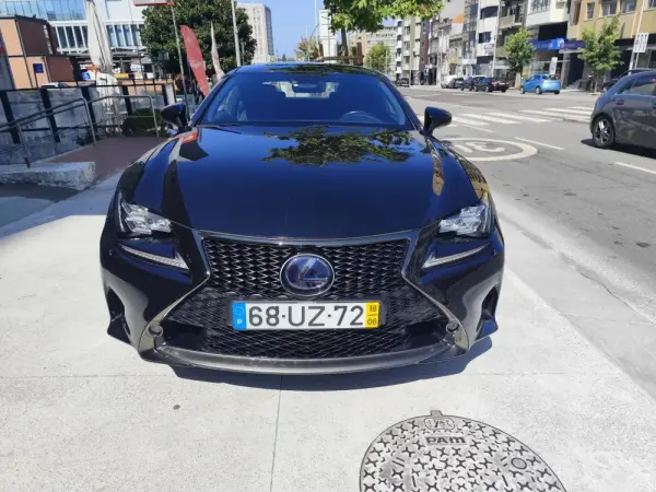 Lexus RC 300h Black Edition 12