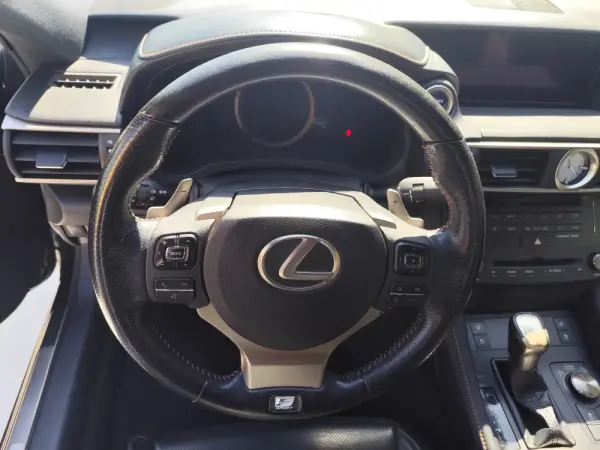 Lexus RC 300h Black Edition 23
