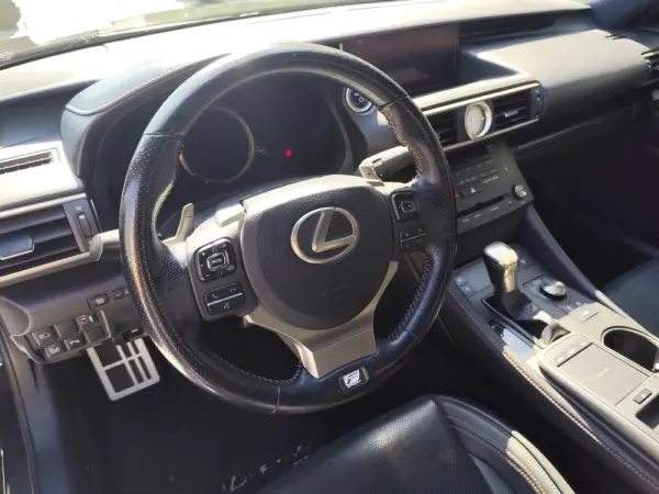 Lexus RC 300h Black Edition 25