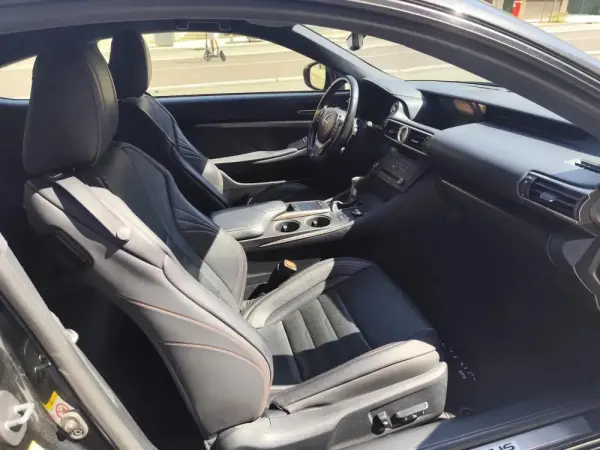 Lexus RC 300h Black Edition 30