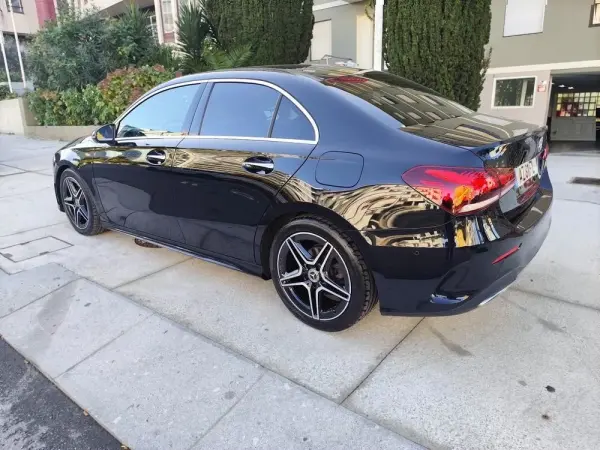 Mercedes-Benz A 180 d 7G-DCT AMG Line 10