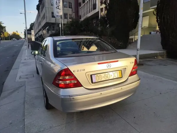 Mercedes-Benz C 220 CDi Avantgarde 7