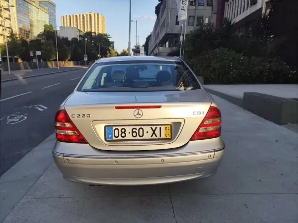 Mercedes-Benz C 220 CDi Avantgarde 10